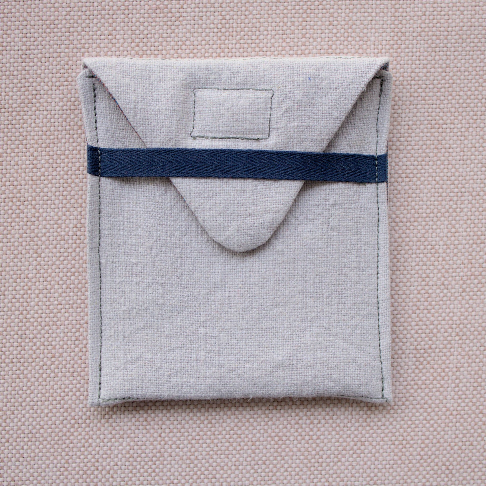travel pocket, pouch, linen, canvas lavendar