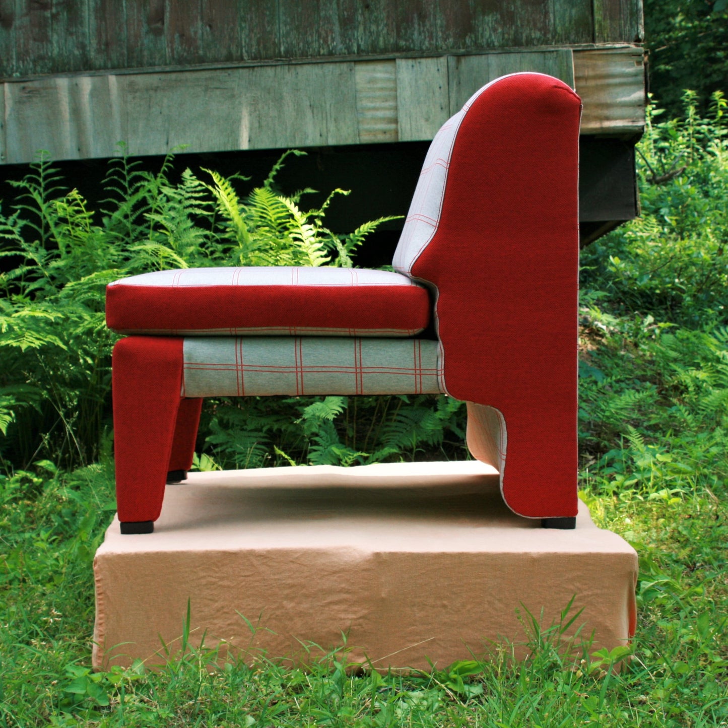 lineament chair, side view, red and grey